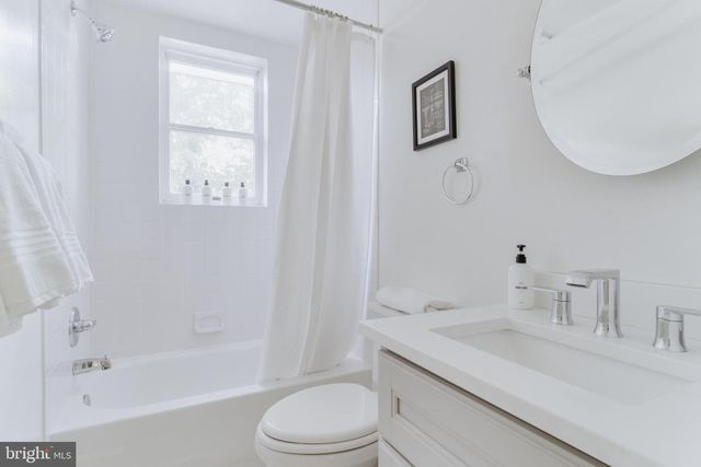 330 11TH ST SE, Washington, DC 20003