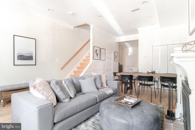 330 11TH ST SE, Washington, DC 20003