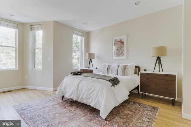 330 11TH ST SE, Washington, DC 20003