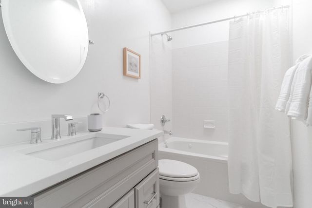 330 11TH ST SE, Washington, DC 20003