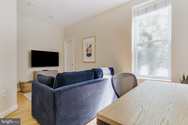 330 11TH ST SE, Washington, DC 20003