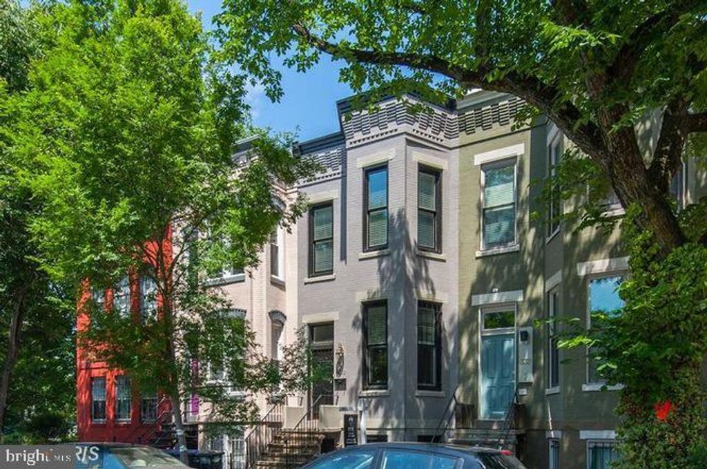 330 11TH ST SE, Washington, DC 20003