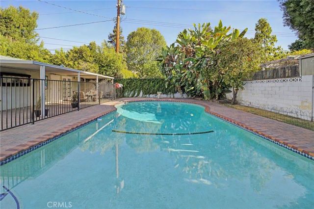 621 E Cypress Avenue, Glendora, CA 91741