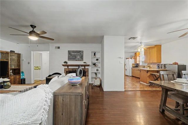 621 E Cypress Avenue, Glendora, CA 91741