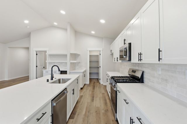 5328 N Sun Beam Ln, Spokane, WA 99217