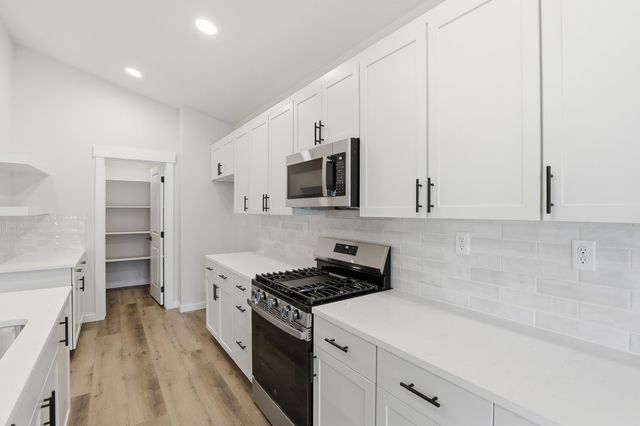 5328 N Sun Beam Ln, Spokane, WA 99217