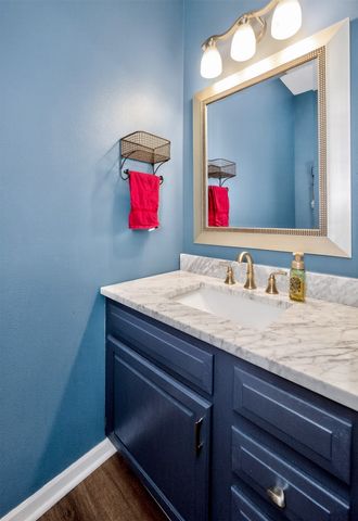 9012 Telford Circle, Johnston, IA 50131