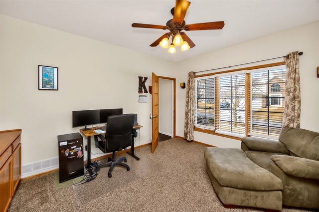 9012 Telford Circle, Johnston, IA 50131