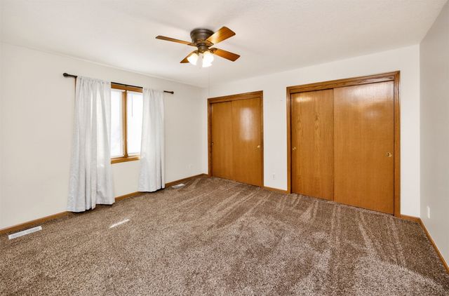 9012 Telford Circle, Johnston, IA 50131