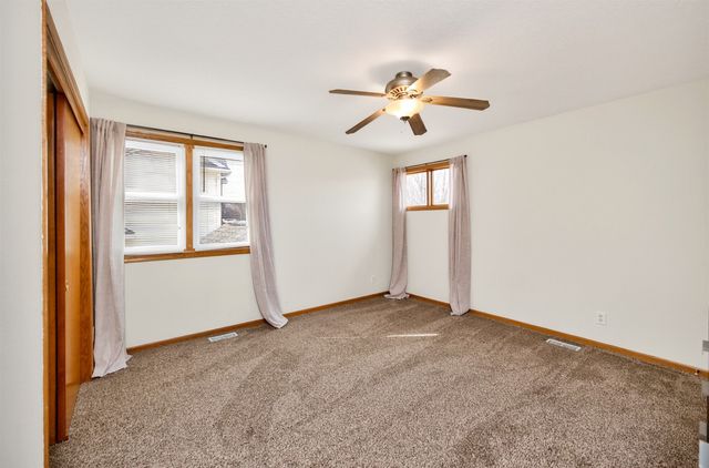 9012 Telford Circle, Johnston, IA 50131