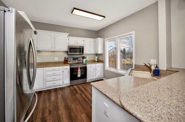 9012 Telford Circle, Johnston, IA 50131