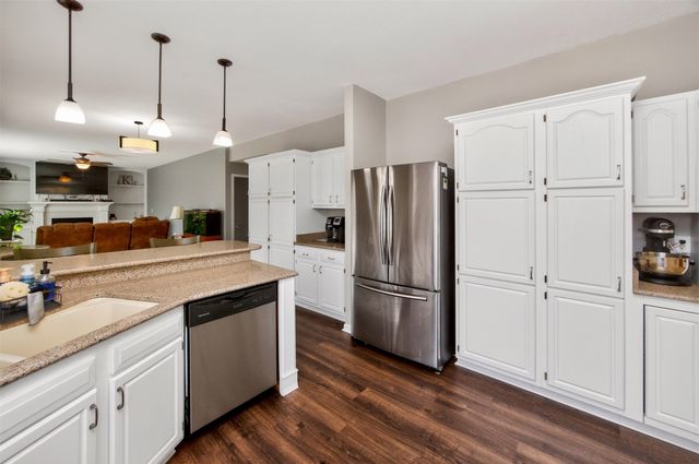 9012 Telford Circle, Johnston, IA 50131