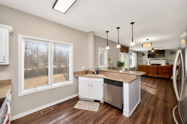 9012 Telford Circle, Johnston, IA 50131