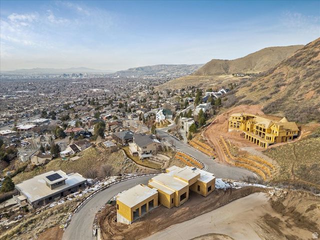 2379 S CANNON DR, Salt Lake City, UT 84109