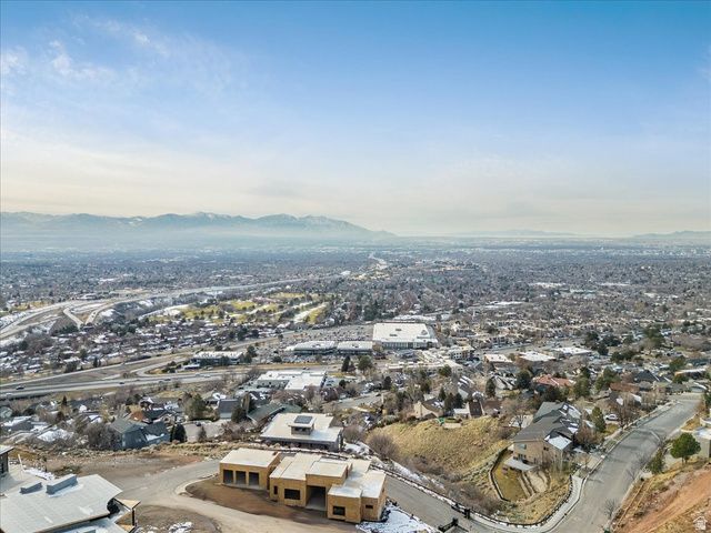 2379 S CANNON DR, Salt Lake City, UT 84109