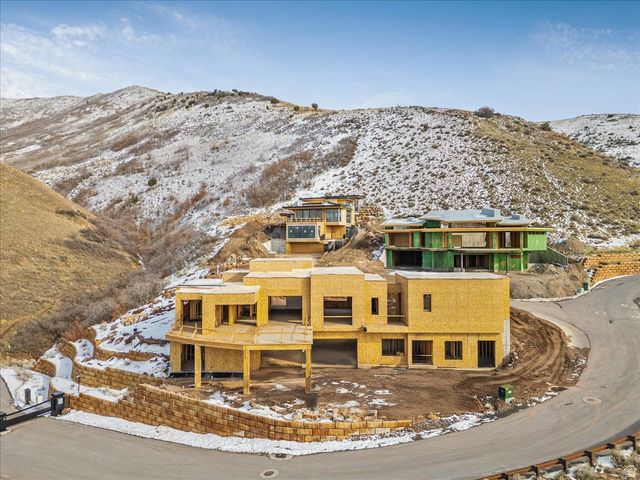2379 S CANNON DR, Salt Lake City, UT 84109
