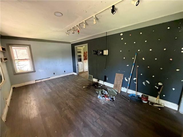 20 W Pocahontas Lane, Kansas City, MO 64114