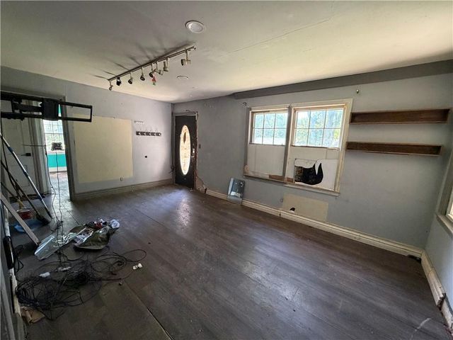 20 W Pocahontas Lane, Kansas City, MO 64114