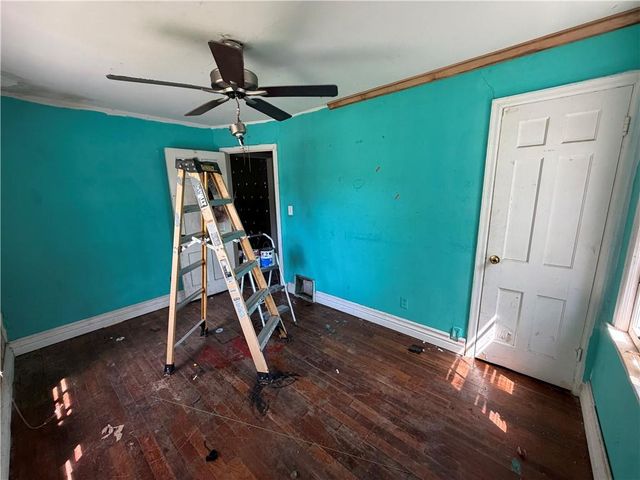 20 W Pocahontas Lane, Kansas City, MO 64114