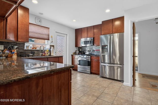 230 River Road, Red Bank, NJ 07701