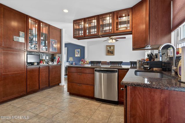230 River Road, Red Bank, NJ 07701