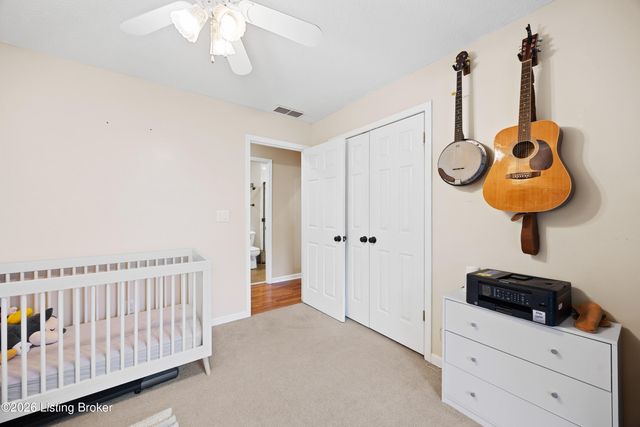 202 Stoneside Ct, Taylorsville, KY 40071