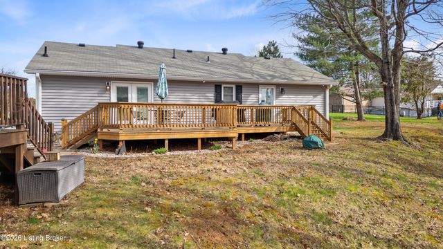202 Stoneside Ct, Taylorsville, KY 40071