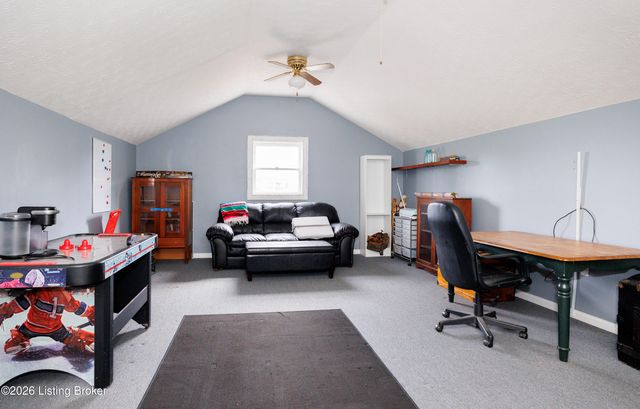 202 Stoneside Ct, Taylorsville, KY 40071