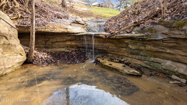 202 Stoneside Ct, Taylorsville, KY 40071