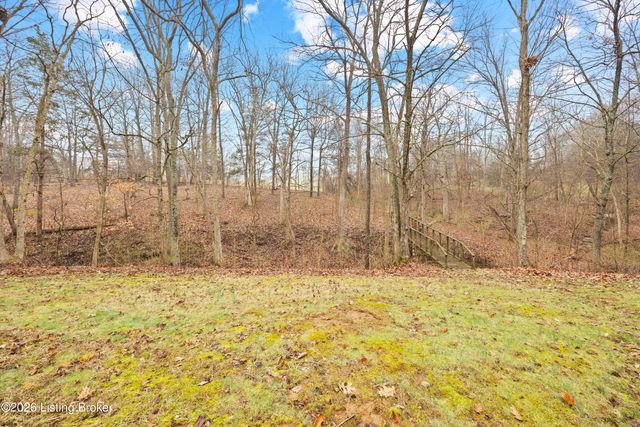 202 Stoneside Ct, Taylorsville, KY 40071