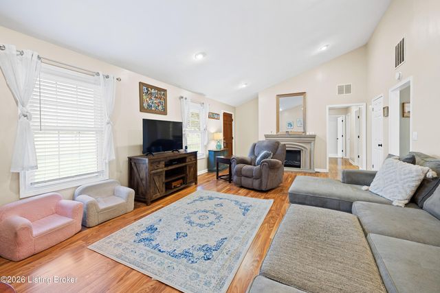 202 Stoneside Ct, Taylorsville, KY 40071