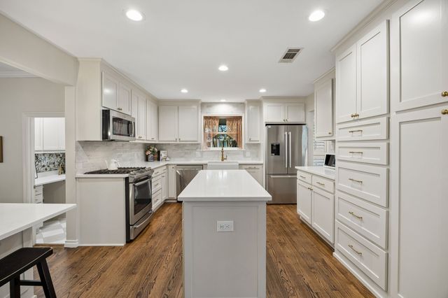 10008 Lakedale Drive, Dallas, TX 75218