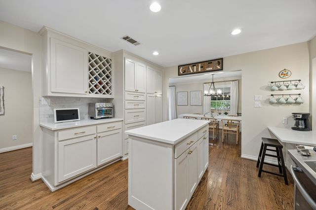 10008 Lakedale Drive, Dallas, TX 75218