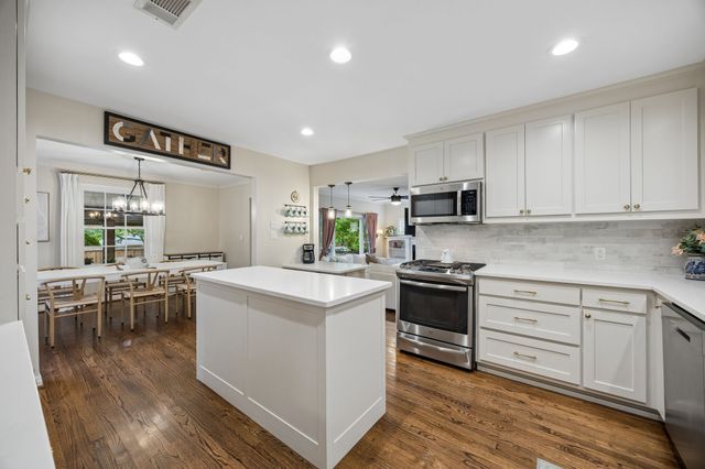 10008 Lakedale Drive, Dallas, TX 75218