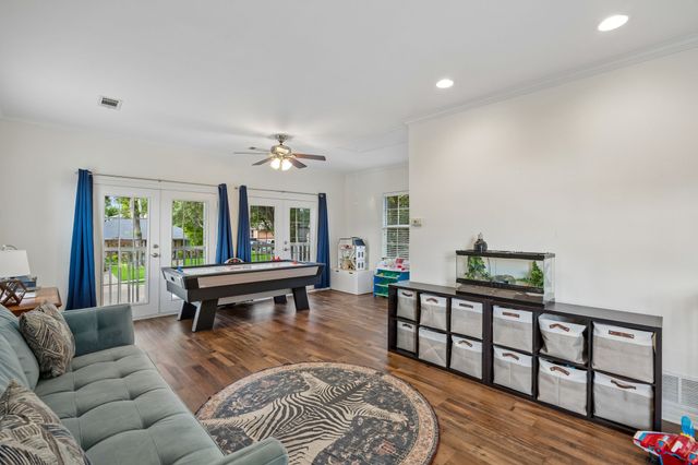 10008 Lakedale Drive, Dallas, TX 75218