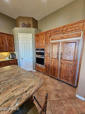 1428 E Breezy Court, Phoenix, AZ 85086