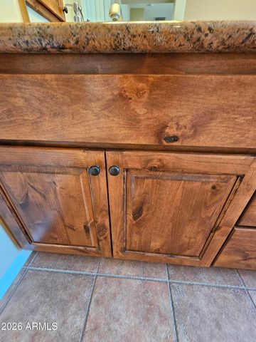 1428 E Breezy Court, Phoenix, AZ 85086