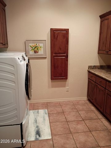 1428 E Breezy Court, Phoenix, AZ 85086