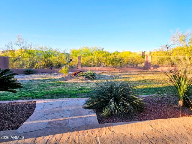 1428 E Breezy Court, Phoenix, AZ 85086
