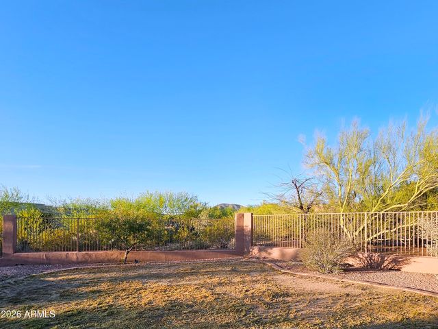 1428 E Breezy Court, Phoenix, AZ 85086