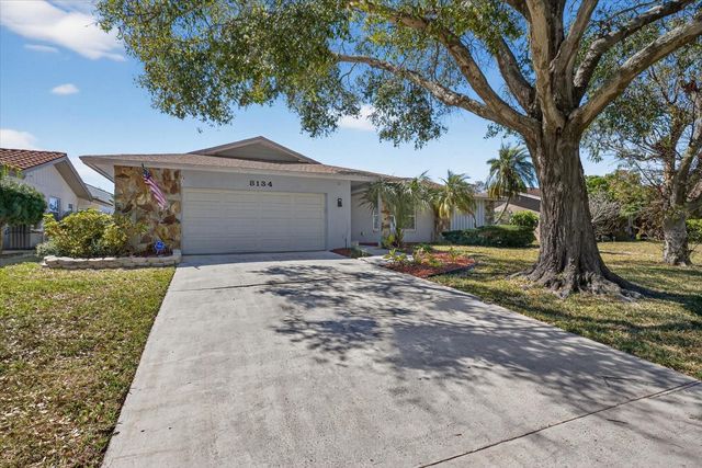 8134 BAYSHORE DRIVE, Seminole, FL 33776