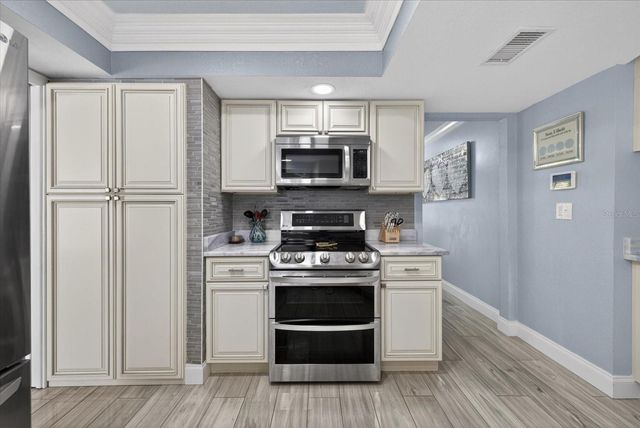 8134 BAYSHORE DRIVE, Seminole, FL 33776