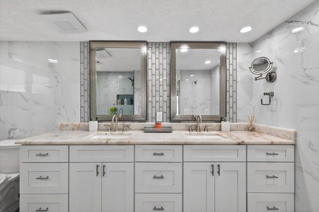 8134 BAYSHORE DRIVE, Seminole, FL 33776