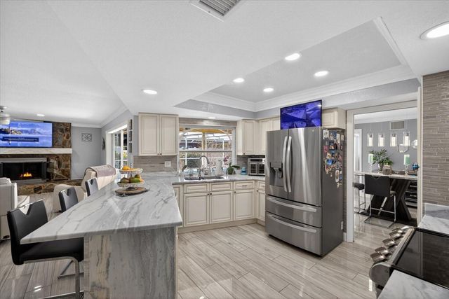 8134 BAYSHORE DRIVE, Seminole, FL 33776