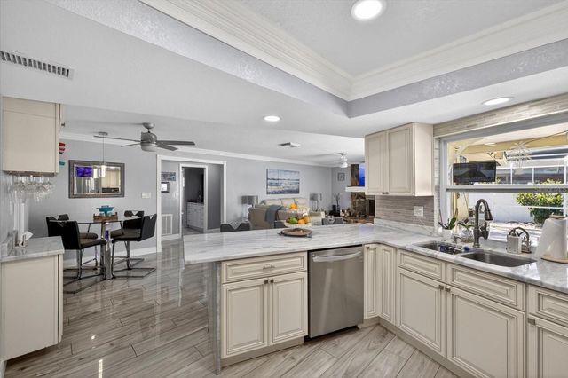 8134 BAYSHORE DRIVE, Seminole, FL 33776