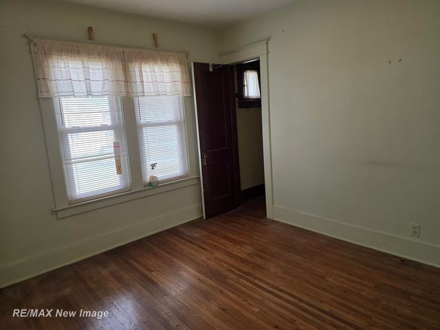 2403 N Bond Street, Saginaw, MI 48602