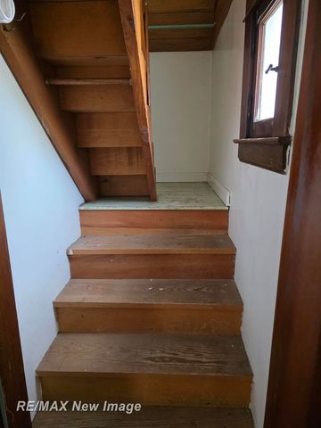 2403 N Bond Street, Saginaw, MI 48602