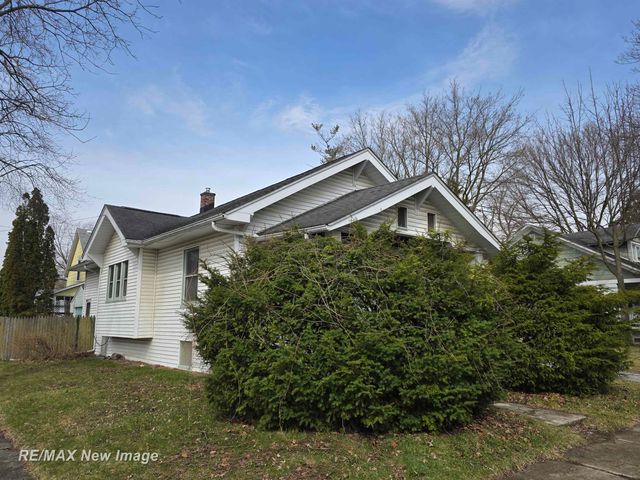 2403 N Bond Street, Saginaw, MI 48602