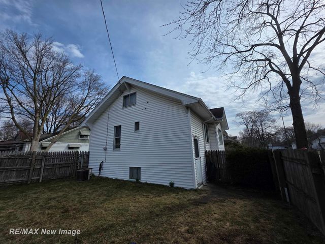 2403 N Bond Street, Saginaw, MI 48602