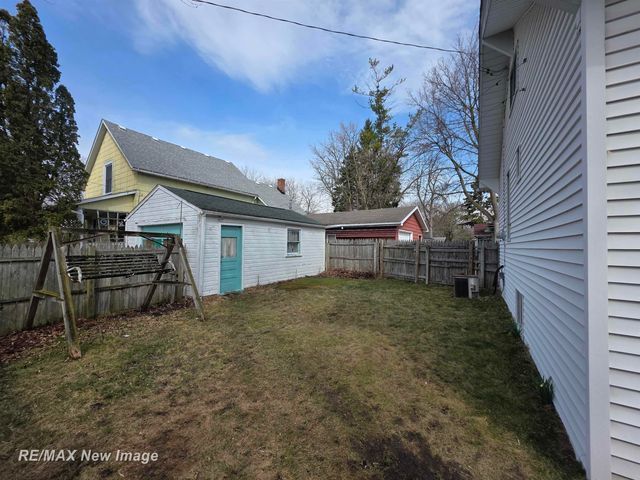 2403 N Bond Street, Saginaw, MI 48602